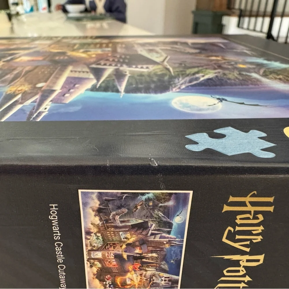 Ravensburger Harry Potter Puzzle - Hogwarts Castle Cutaway 3000 Piece Puzzle NWT - Picture 5 of 5